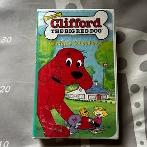 Scholastic Clifford's Schoolhouse - Red and Green Cover